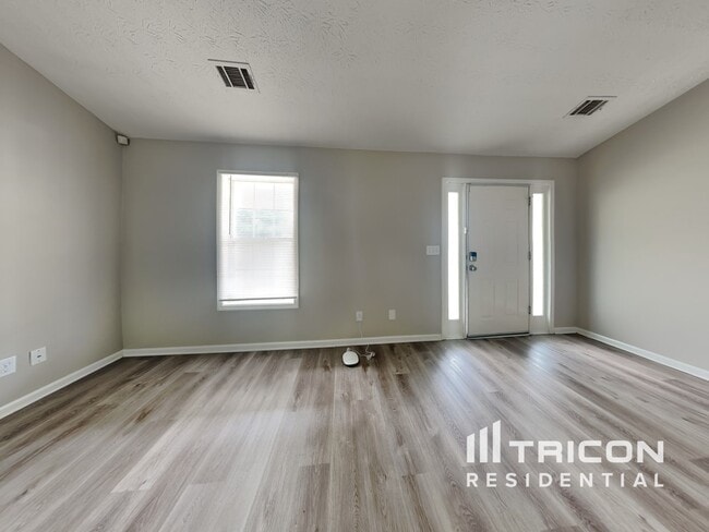Building Photo - 530 Saddle Shoals Dr