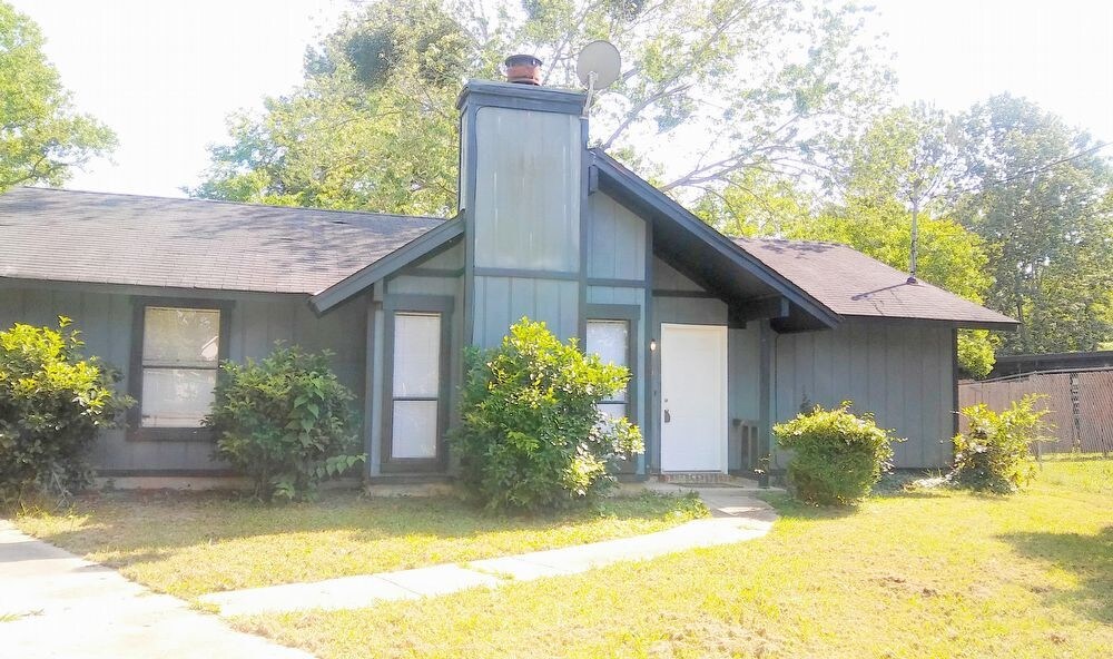 Section 8 Cute home 4536 Wimbledon Ct House for Rent in