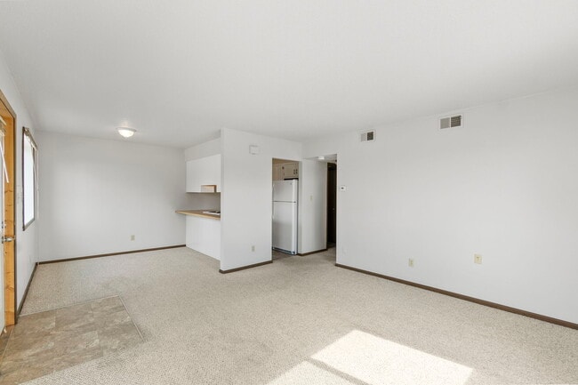 Building Photo - 810 E 18th St