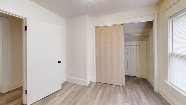 Foto del edificio - 504 1st Ave NW