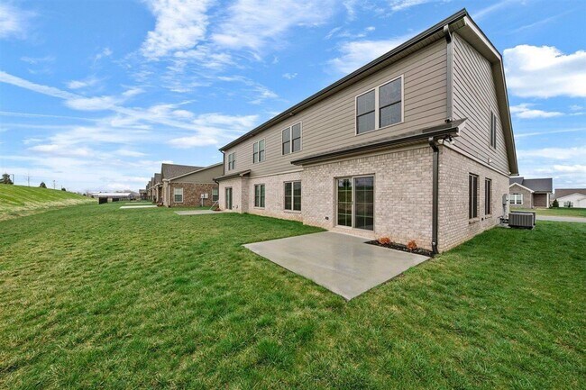 Foto del edificio - 564 Cumberland Pointe Ln