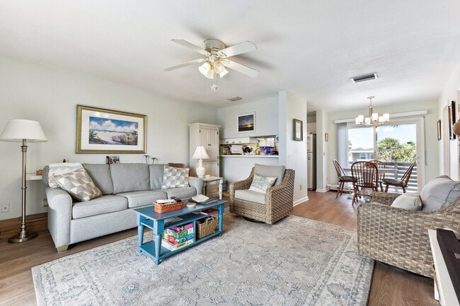 Building Photo - 1032 N Fletcher Ave