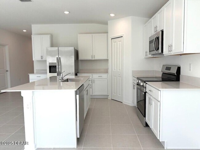 Foto del edificio - 2324 Green Valley St