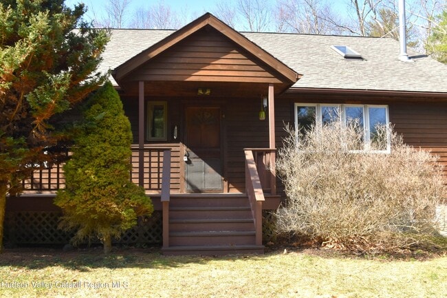 Foto del edificio - 219 Cherry Hill Rd