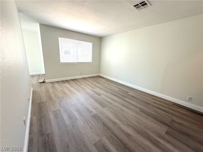 Foto del edificio - 1856 N Decatur Blvd