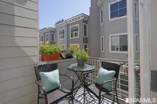 Building Photo - 18 Jennifer Pl