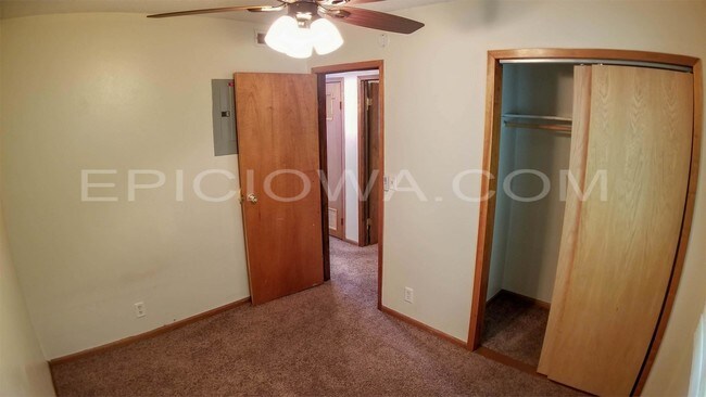 Building Photo - 1211 O Ave Pl NE