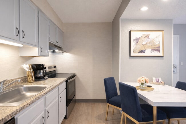 Kitchen - The Haven at Eagandale