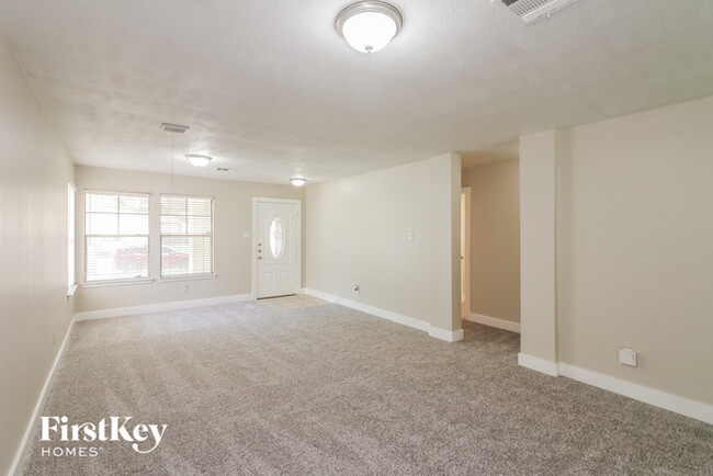 Foto del edificio - 5043 Summit Lodge Dr
