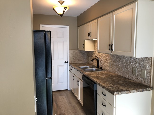 Kitchen - 780 N Main St