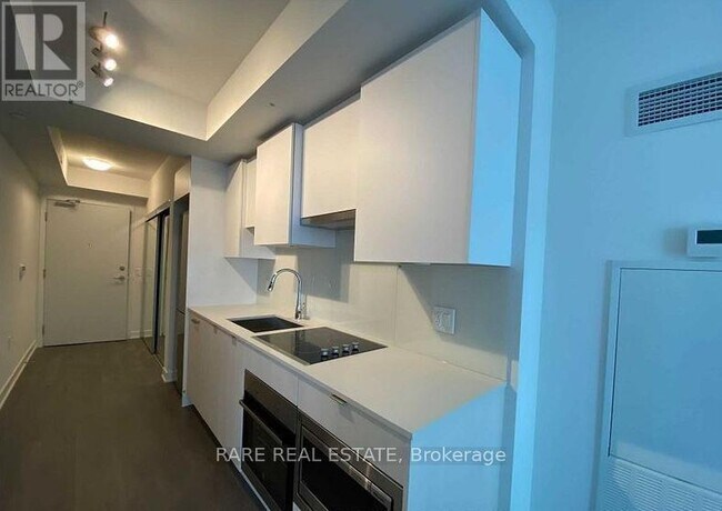 Building Photo - 195 Redpath Ave