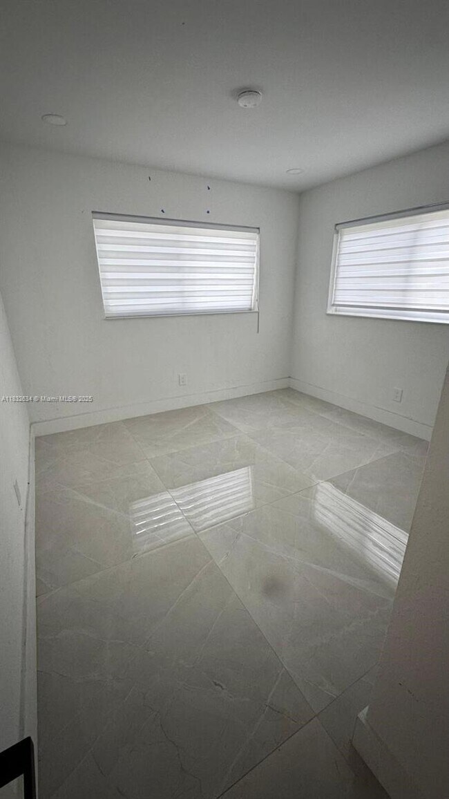 Foto del edificio - 320 SW 11th Ave