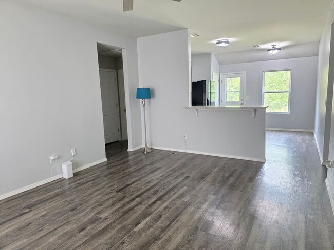 Building Photo - 3 Bedroom home for rent in Noble!