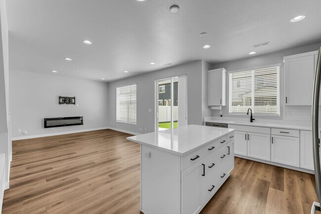 Building Photo - 3062 S 2425 W