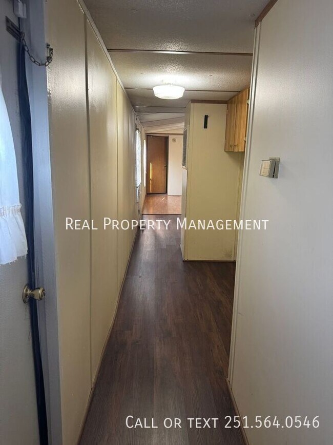 Foto del edificio - 3101 Western Hills Dr W