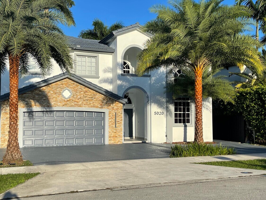 Primary Photo - 5020 SW 159th Ave