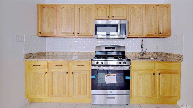 Foto del edificio - 1440 E 98th St