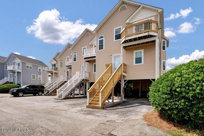 Building Photo - 116 Calinda Cay Ct