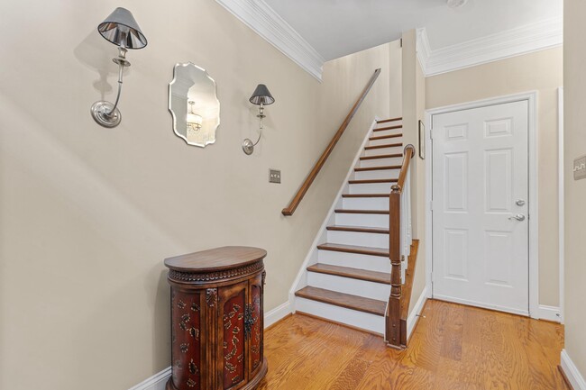 Building Photo - 611 Tivoli Passage