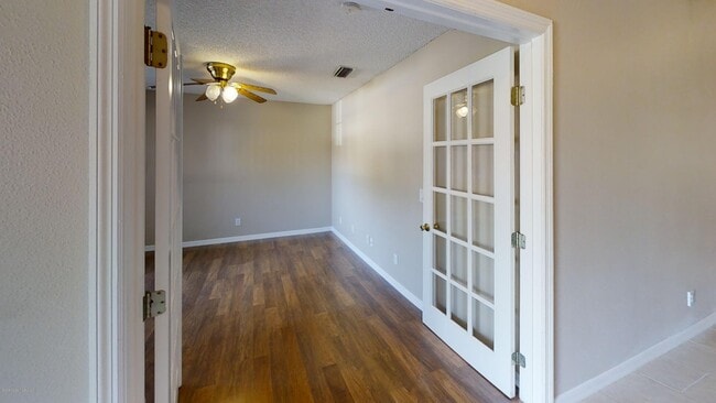 Building Photo - 2457 Deercroft Dr