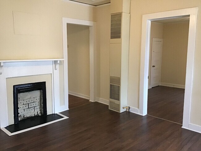 Foto del edificio - Recently Upgraded 3 Bedroom in Downtown Ro...