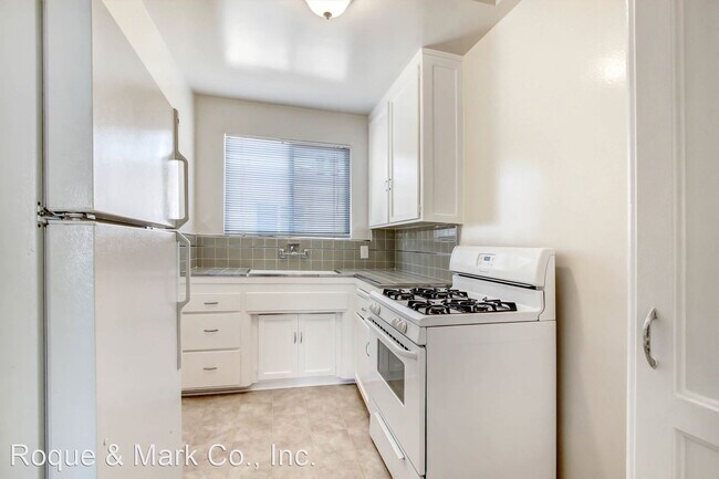 Building Photo - 1 br, 1 bath Apartment - 3144-3152 So. Bar...