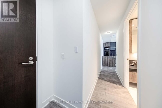 Photo du bâtiment - 11-4111 Yorkville Ave