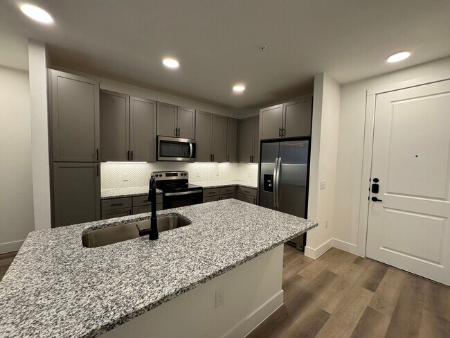 Building Photo - 15456 Double Eagle Blvd