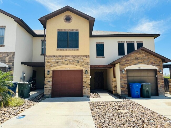Foto del edificio - 5812 Montevista Dr
