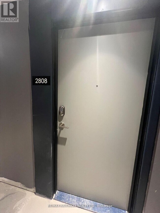 Building Photo - 30 Upper Mall Wy