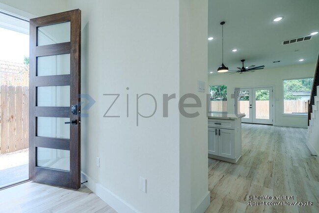Foto del edificio - 7002 Sidney St