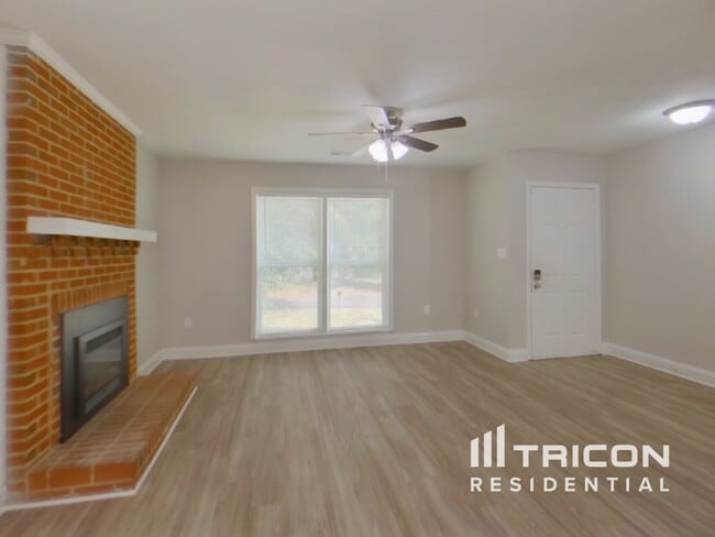 Foto del edificio - 6701 Hickory Trace Dr