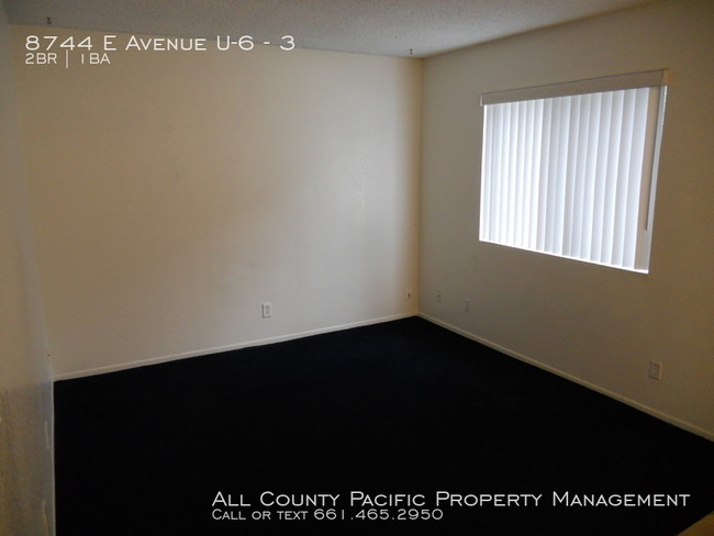 Building Photo - Upgraded 2 bedroom triplex