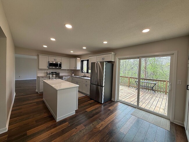 Building Photo - 5535 Chris Dr