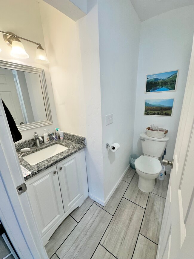 Building Photo - 382 N 200 E