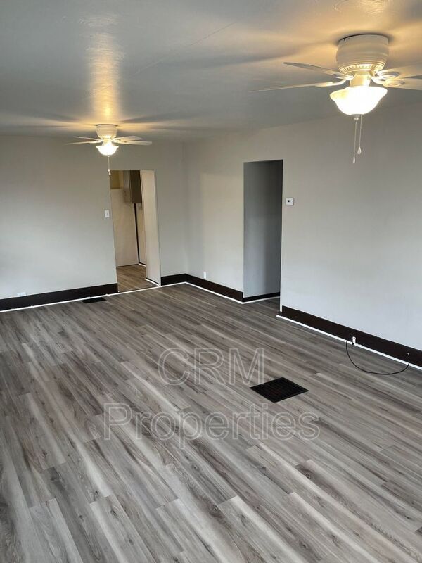 Building Photo - 618 S McCann St