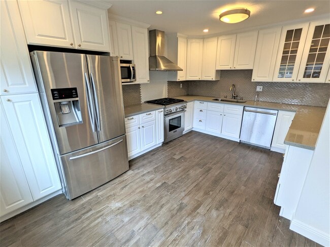 Building Photo - 135 Galewood Cir