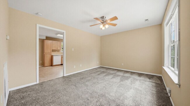 Foto del edificio - 3 bedroom, 2 bath adorable home in Cleveland!