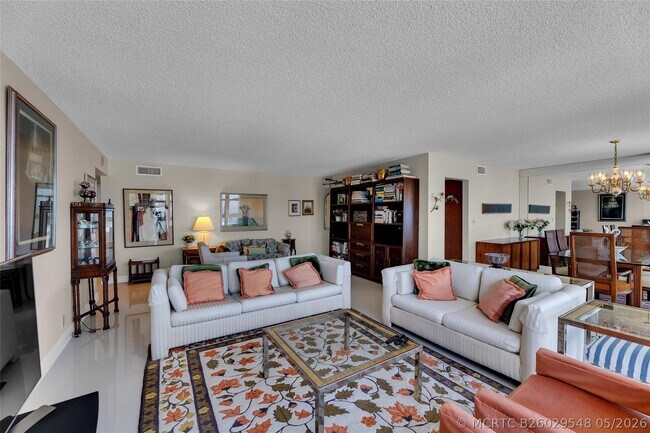 Foto del edificio - 1370 S Ocean Blvd