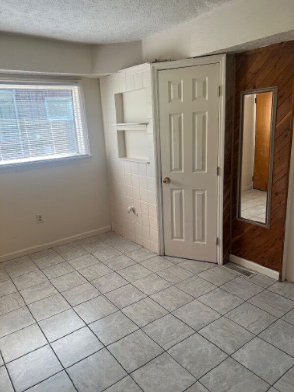 Building Photo - 391 Whipple Ave