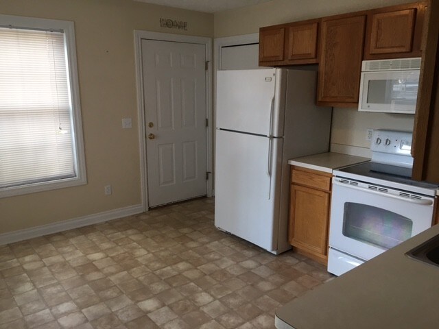 Building Photo - 5834 Outer Dr