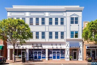 Building Photo - 246 Main St