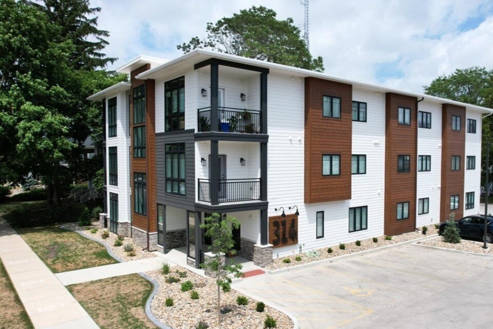 314 S State St, Champaign, IL 61820 Apartments in Champaign, IL