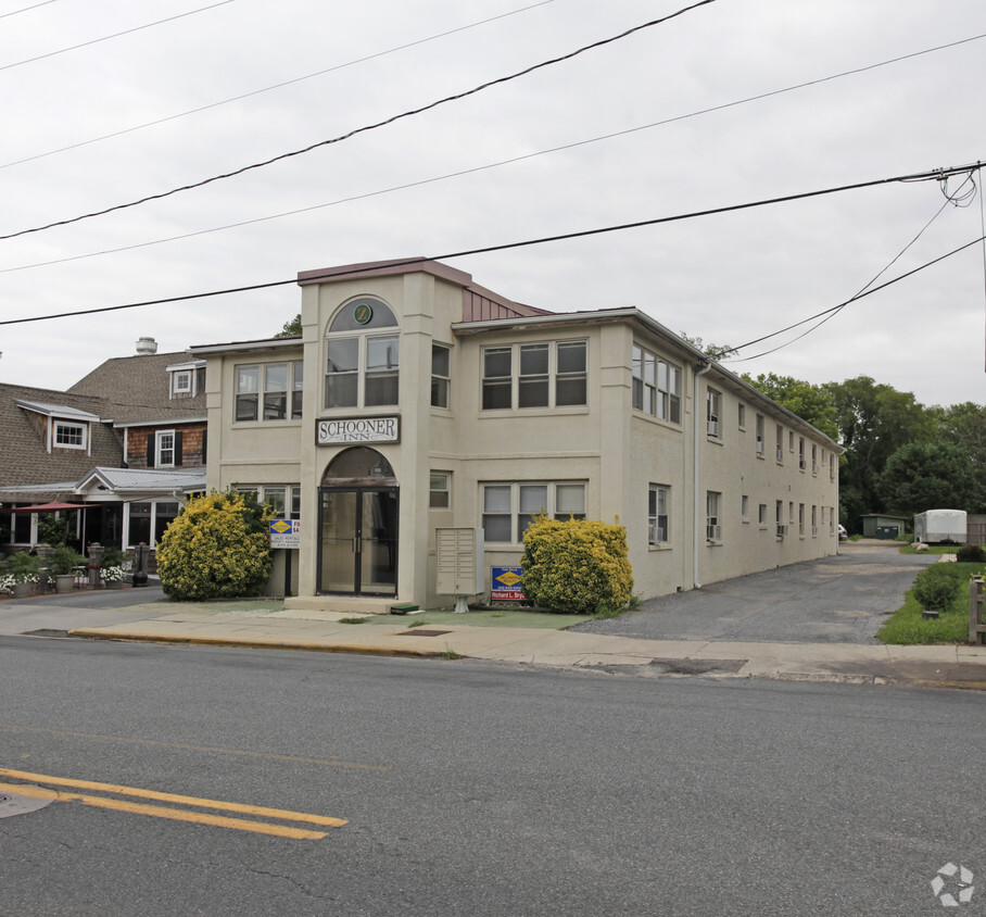 Foto principal - 109 E Savannah Rd