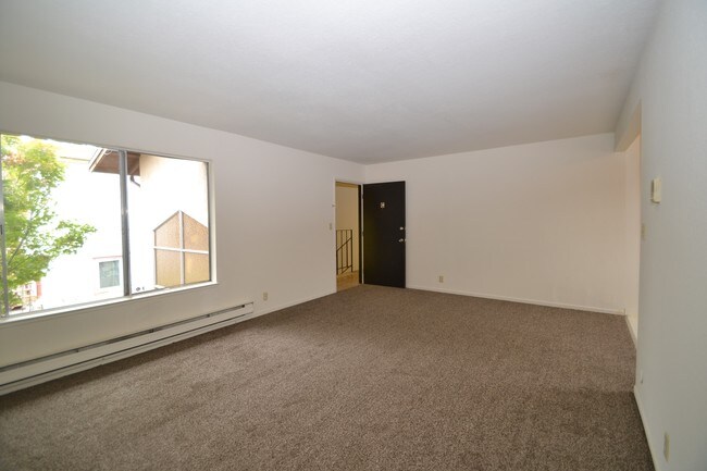 Unit C bedroom - 1650 Tyler St
