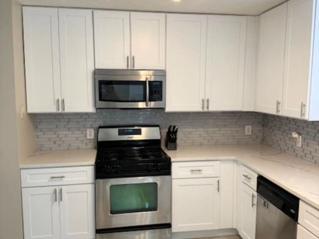 Building Photo - 2998 Bancroft Glen