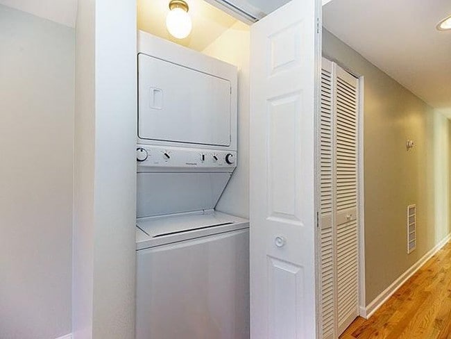 Foto del edificio - 1914 W 21st Pl