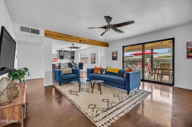 Foto del edificio - 8335 E Weldon Ave