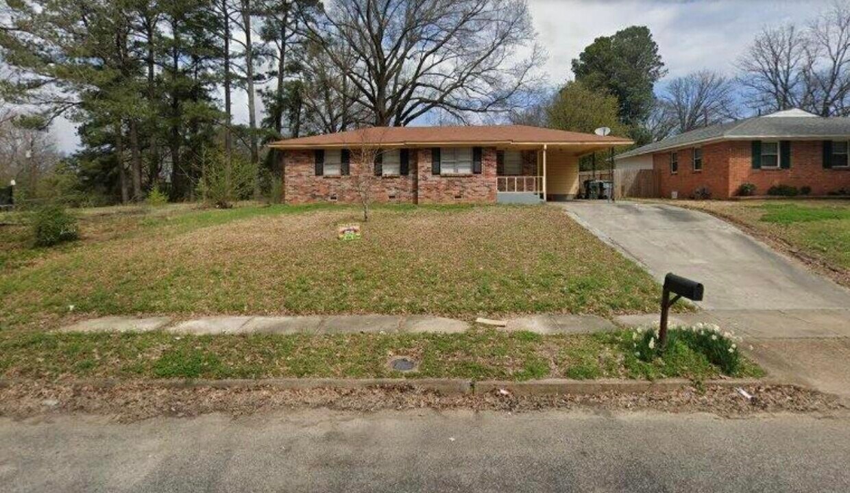 Primary Photo - 3062 Queensgate Ave