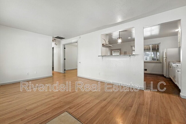 Foto del edificio - 3040 Worchester St